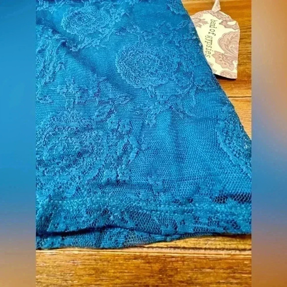 Band of Gypsies | Underneath it All Lace Tank Top | Small - Picture 2 of 2